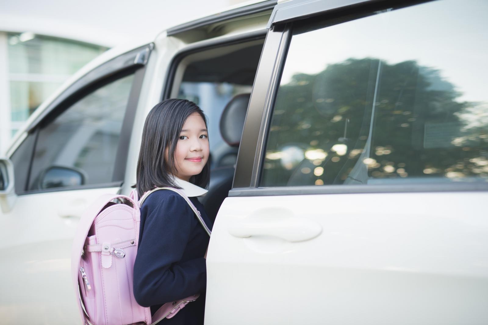 TRANSPORTE Y SERVICIO ESCOLAR